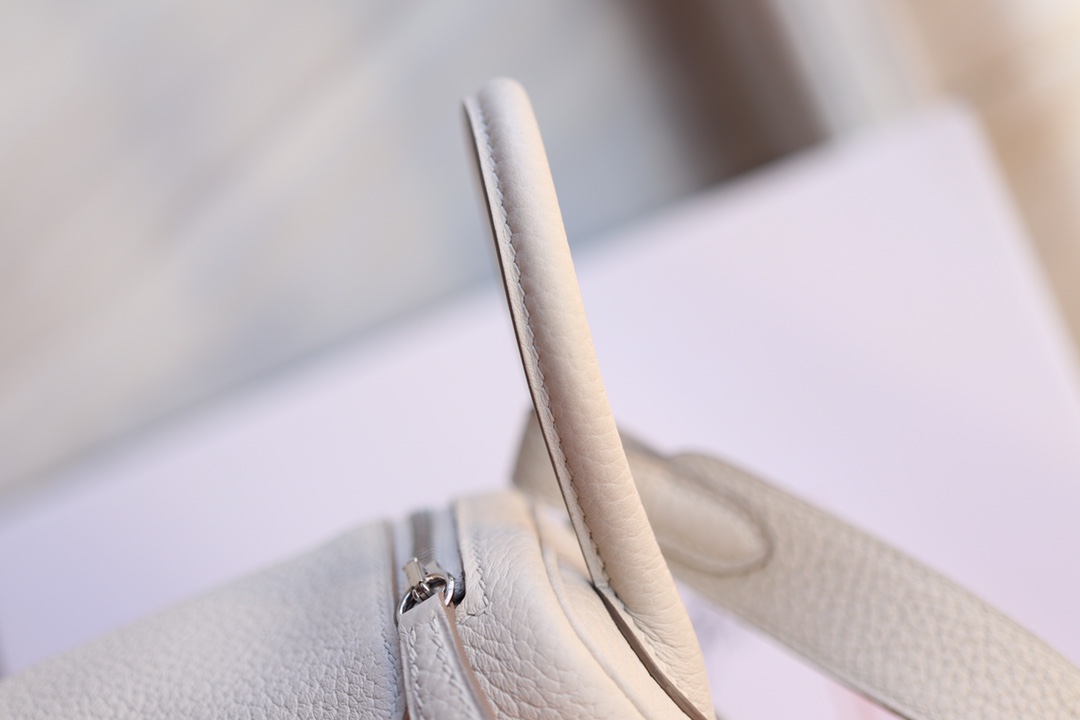 에르메스 미니 린디백19 나타 화이트 은장 끌레망스 가죽